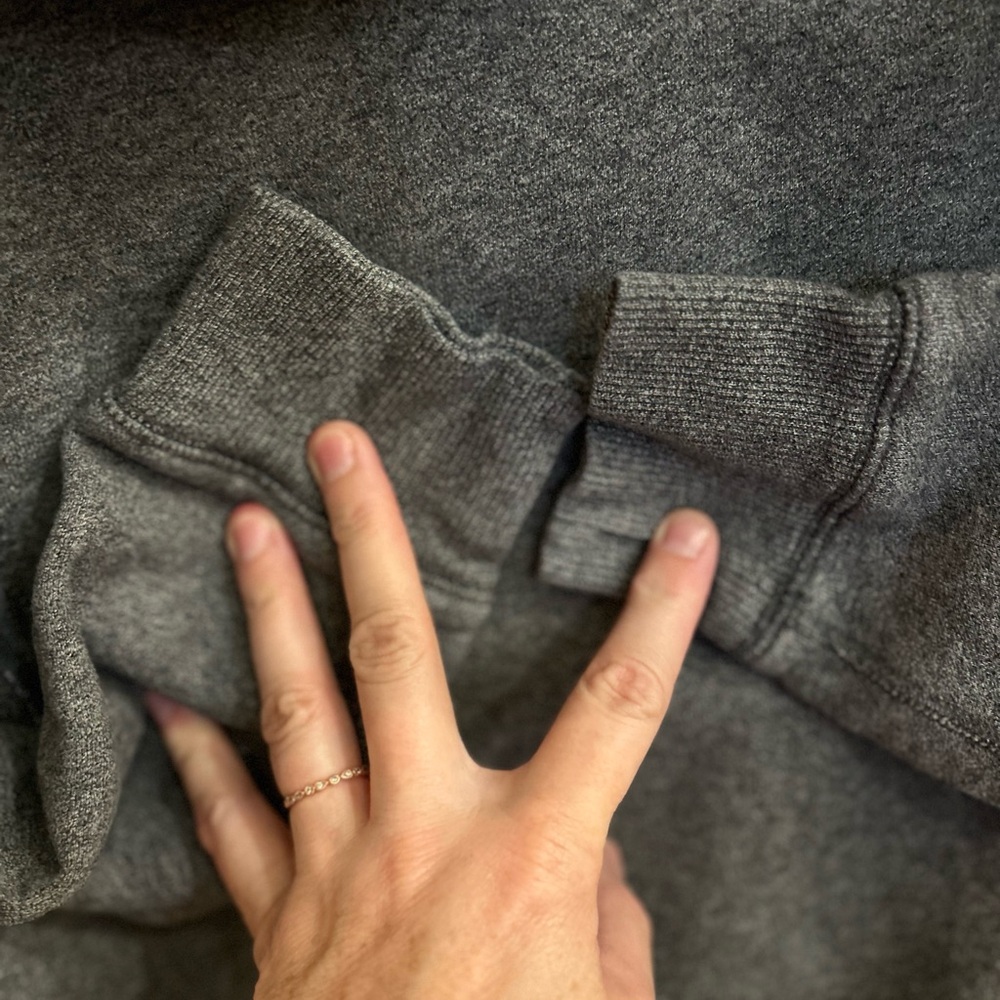 TNA Aritzia Sweatshirt Size‎ Small Grey Purple Women’s Felt Logo Hoodie - Picture 6 of 6